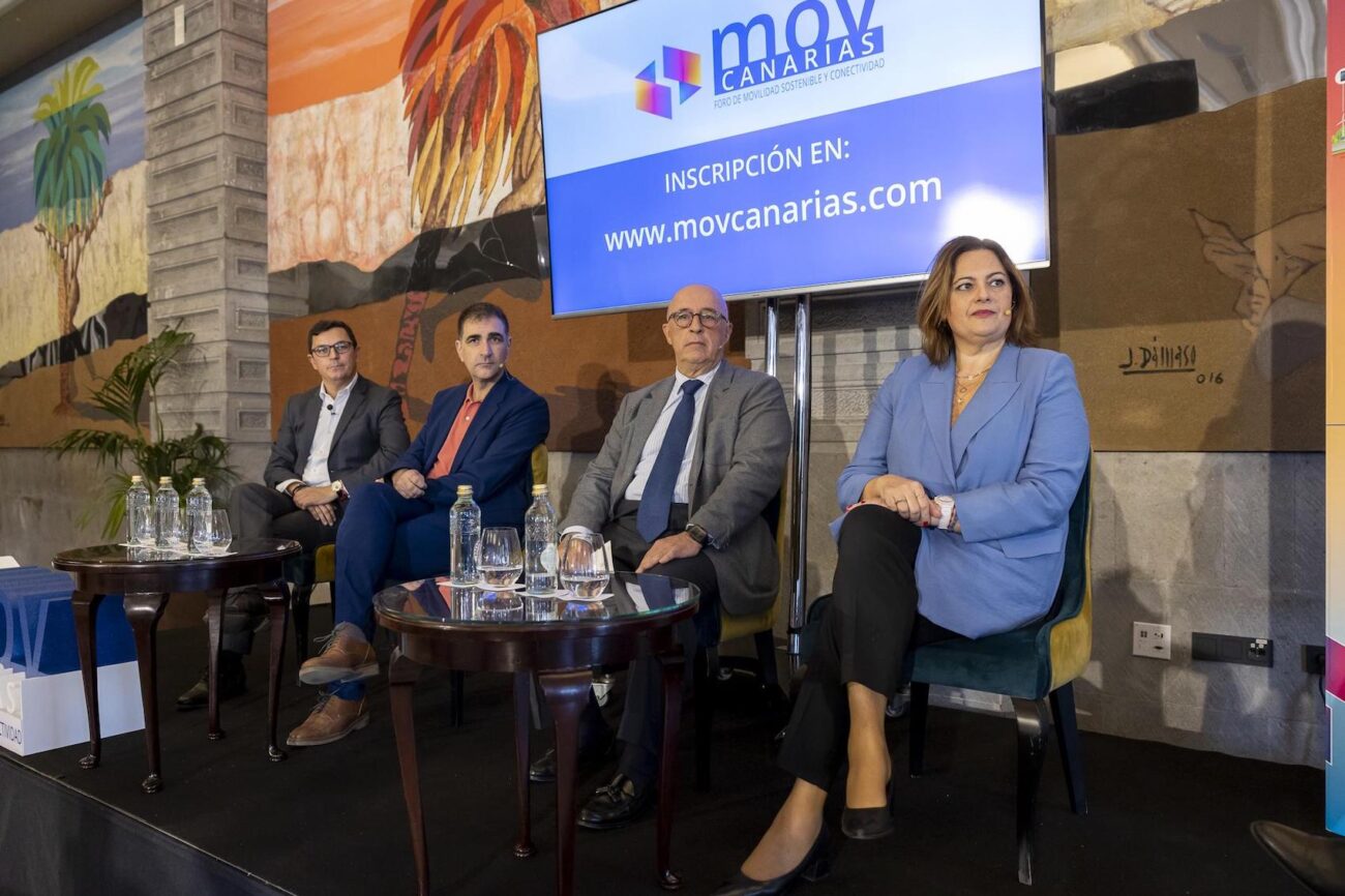 Personas sentadas en el Foro de Movilidad Sostenible y Conectividad