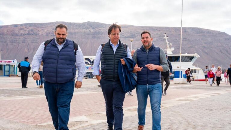El puerto de La Graciosa tendrá más pantalanes para mejorar la seguridad de las embarcaciones