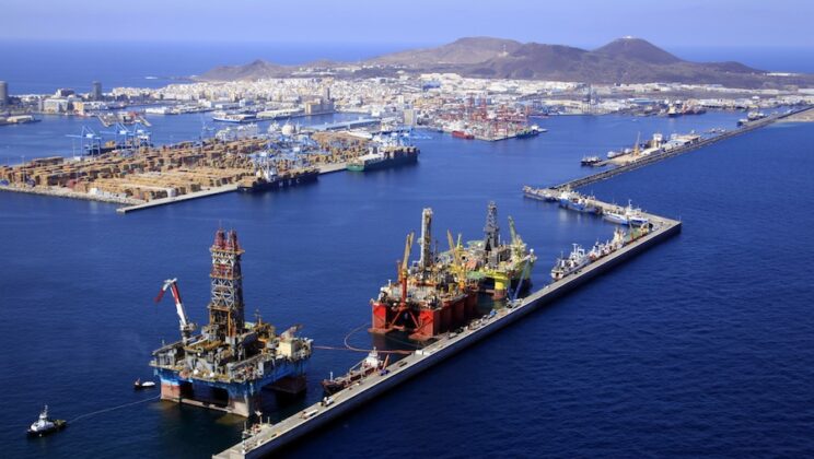 El tráfico de contenedores en el Puerto de Las Palmas crece un 40% por la crisis en el Canal de Suez