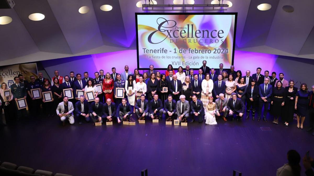 Personas en una entrega de premios