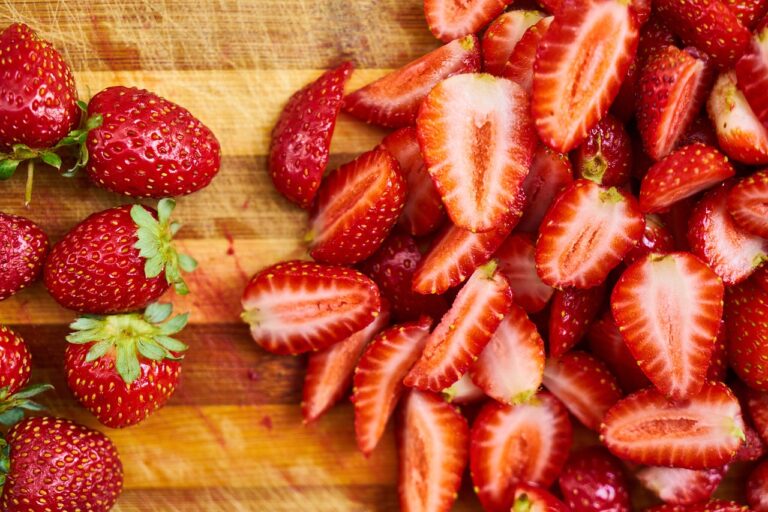 España, puerto seguro en seguridad alimentaria pese a la alerta de las fresas: «Los controles funcionan»