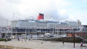 Cunard Line estrena el ‘Queen Anne’ con una batería de cruceros por Canarias
