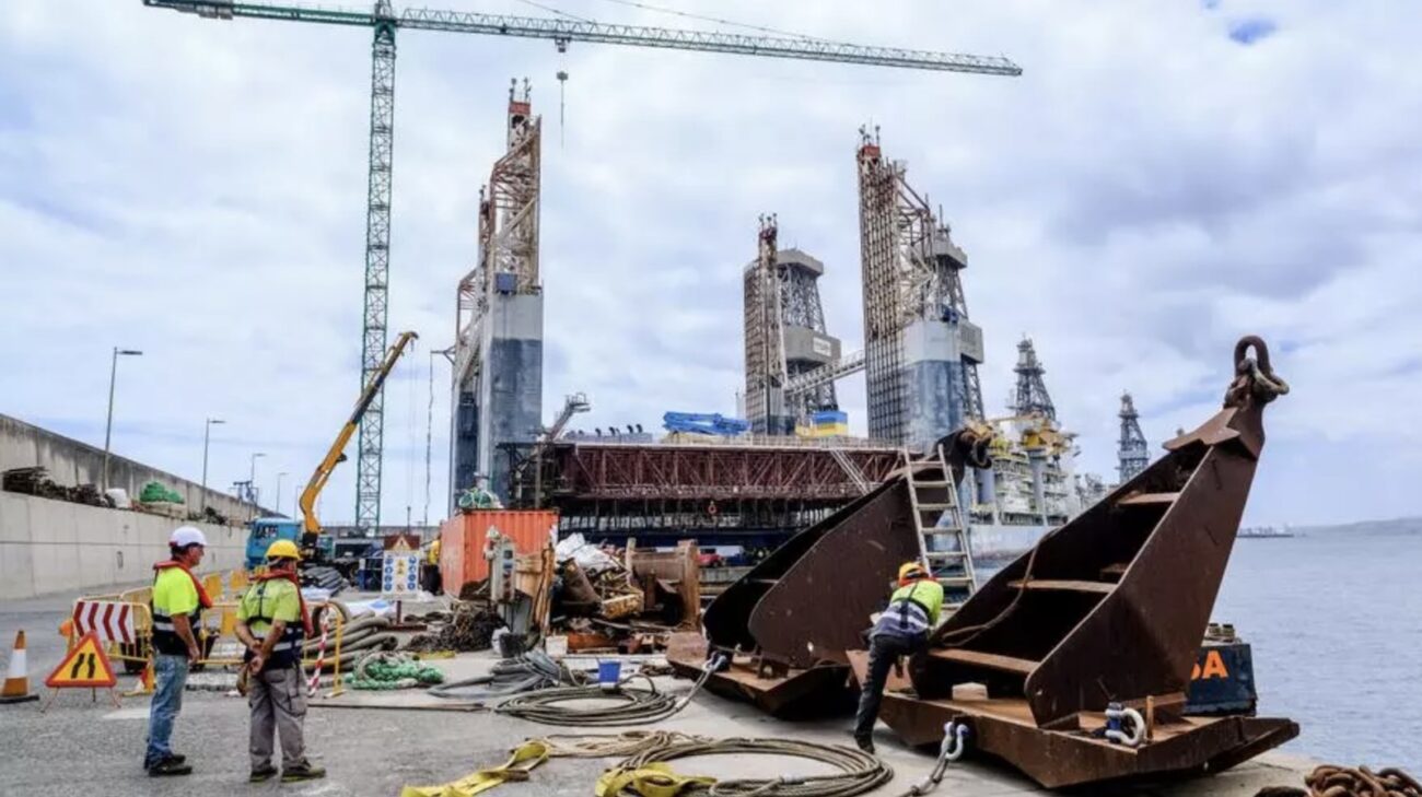 imagen de unas obras en un puerto