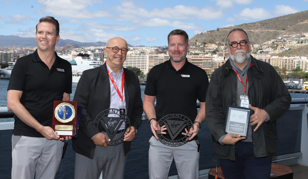 imagen de unos hombres con premios