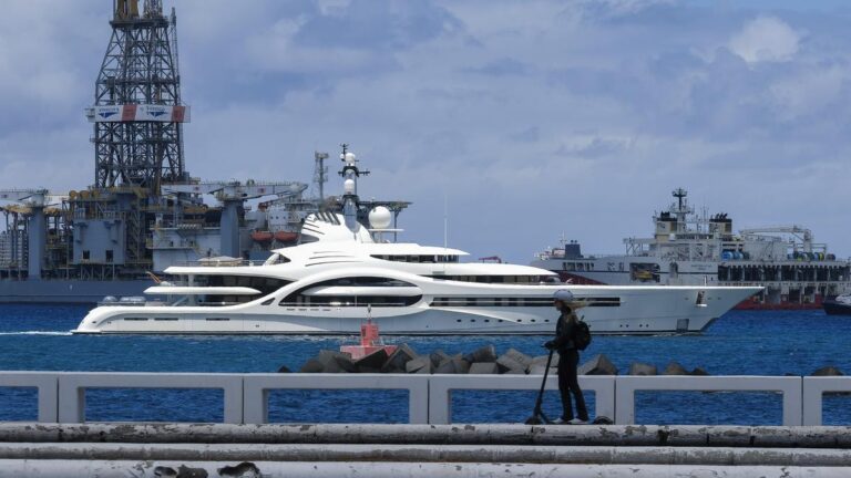 Lujo ruso en Las Palmas de Gran Canaria: el rey de los fertilizantes hace escala en La Luz