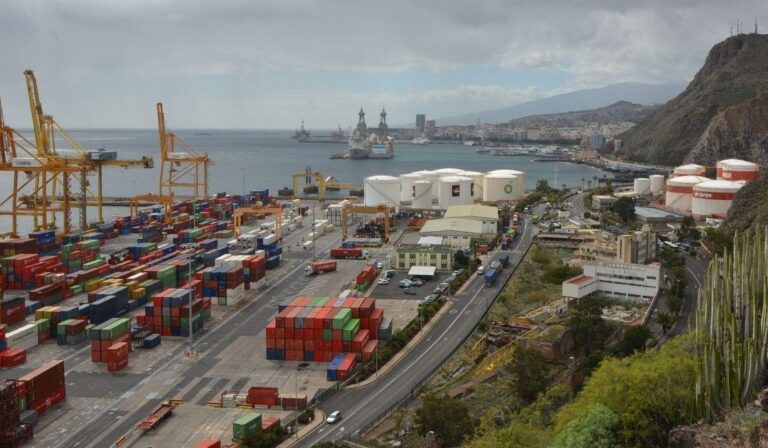 El Puerto de Santa Cruz de Tenerife sigue siendo el tercero más eficiente de España