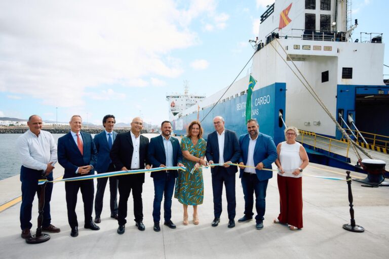 Se inaugura la ampliación del Muelle de Naos de Arrecife: «esto garantiza la absoluta conectividad de la isla de Lanzarote»