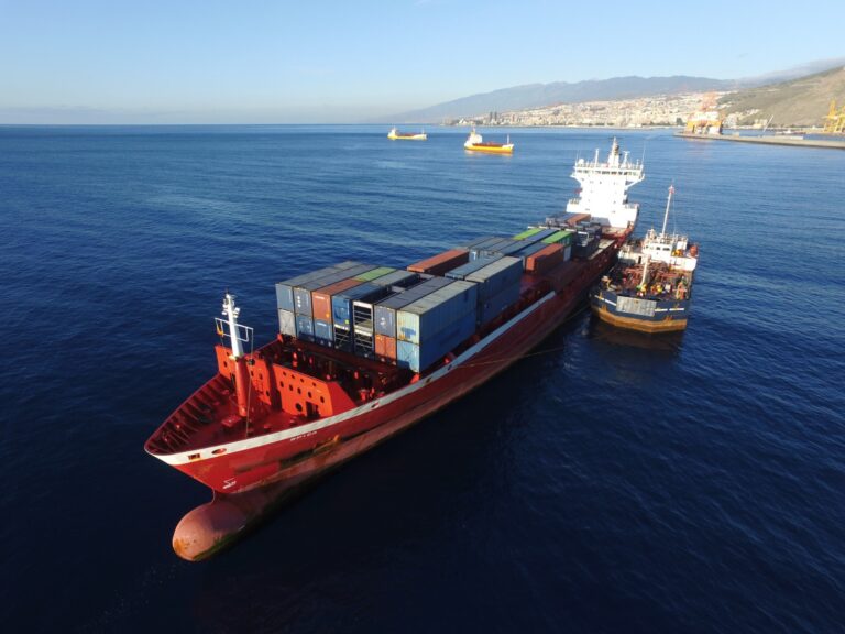 Puertos de Tenerife crece hasta mayo un 29 % en avituallamiento de combustible