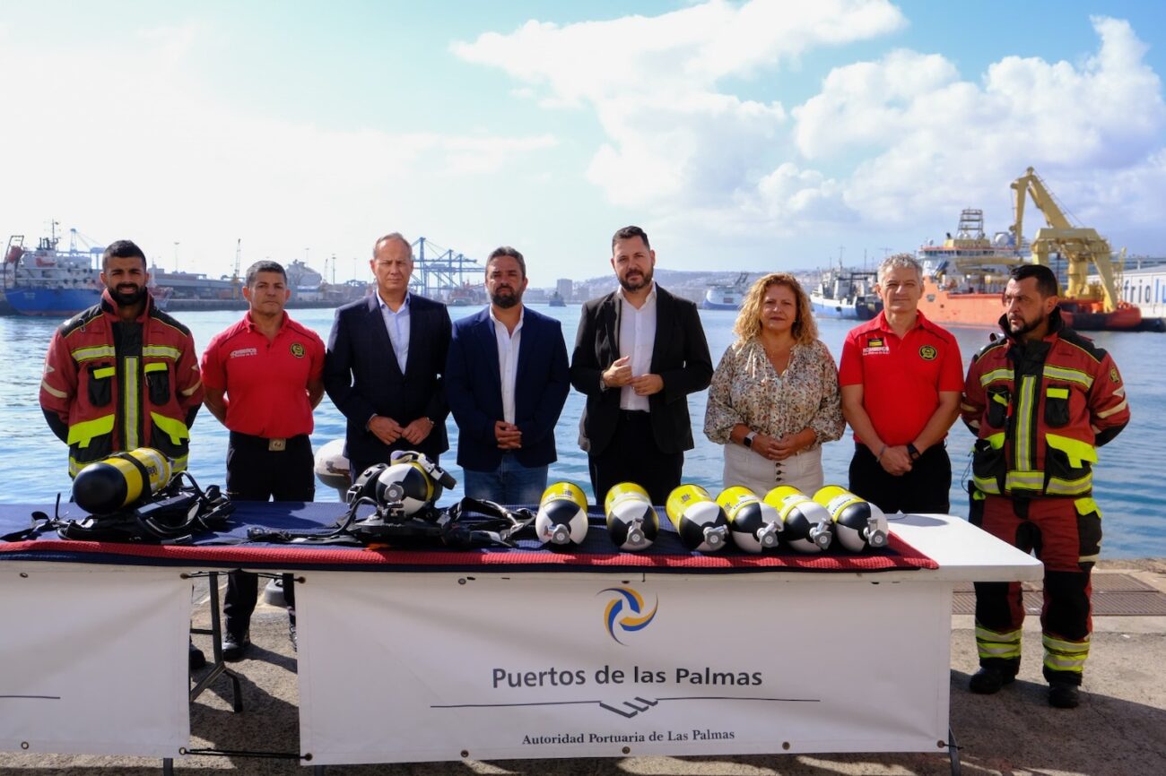 entrega equipamiento bomberos Las Palmas