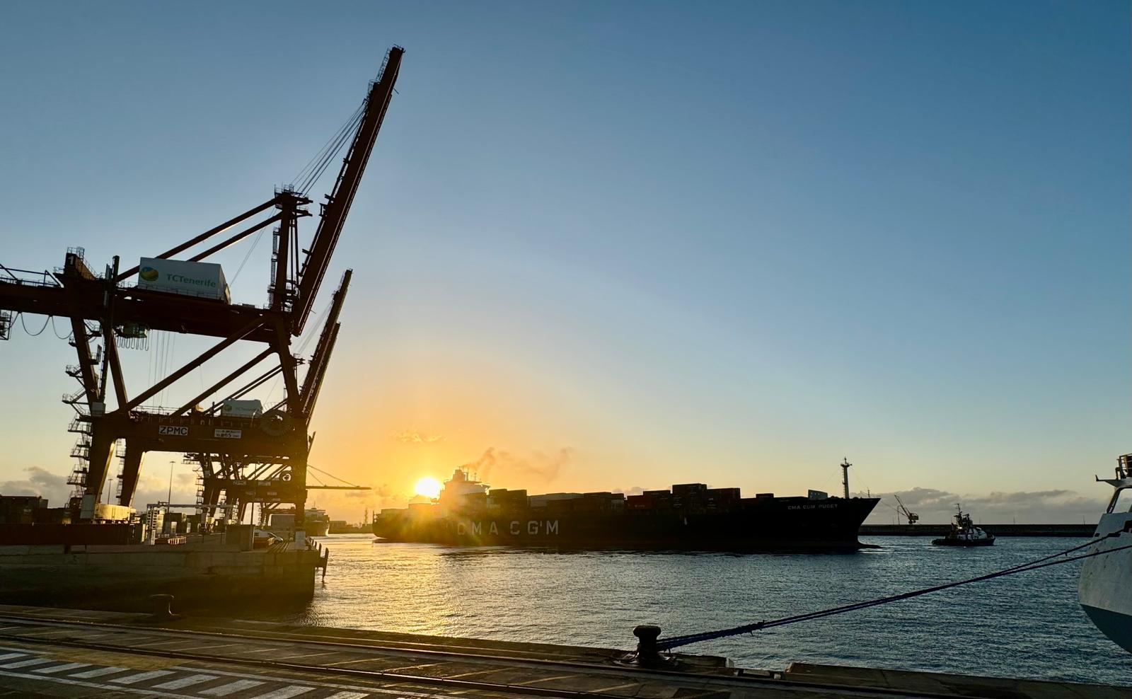 imagen de Puerto de Tenerife al atardecer