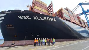 El portacontenedores MSC Allegra llega a Las Palmas: «sorprende y sobrecoge por su tamaño»