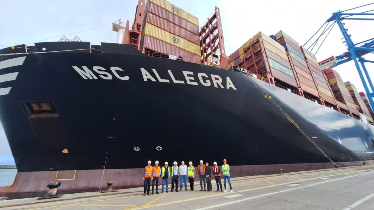 El portacontenedores MSC Allegra llega a Las Palmas: «sorprende y sobrecoge por su tamaño»