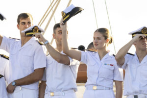 El Puerto de Santa Cruz de Tenerife recibe la visita de la princesa Leonor a bordo del Juan Sebastián Elcano