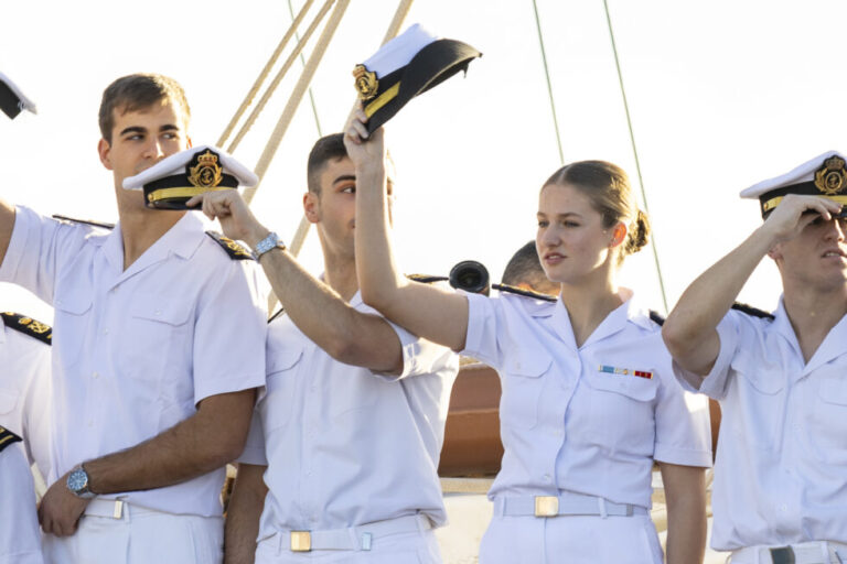 El Puerto de Santa Cruz de Tenerife recibe la visita de la princesa Leonor a bordo del Juan Sebastián Elcano