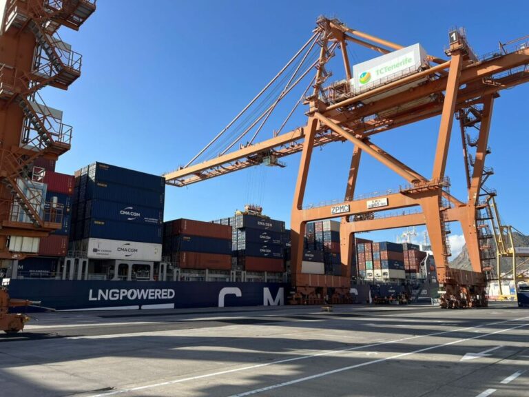 El Puerto de Santa Cruz de Tenerife acoge al espectacular buque portacontenedores CMA CGM ‘Sintra’