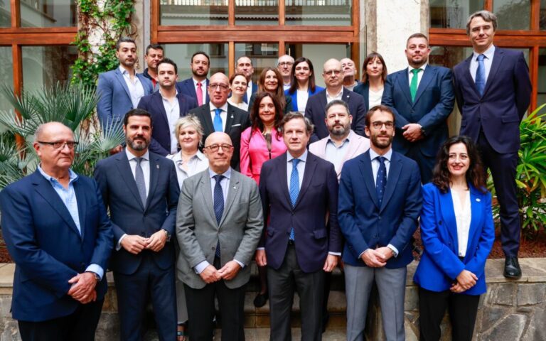 Canarias lidera la firma del Manifiesto por una Estrategia Española de Economía Azul