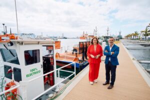 El Puerto de Las Palmas presenta su primera embarcación 100% eléctrica y la más potente de España en succión de residuos