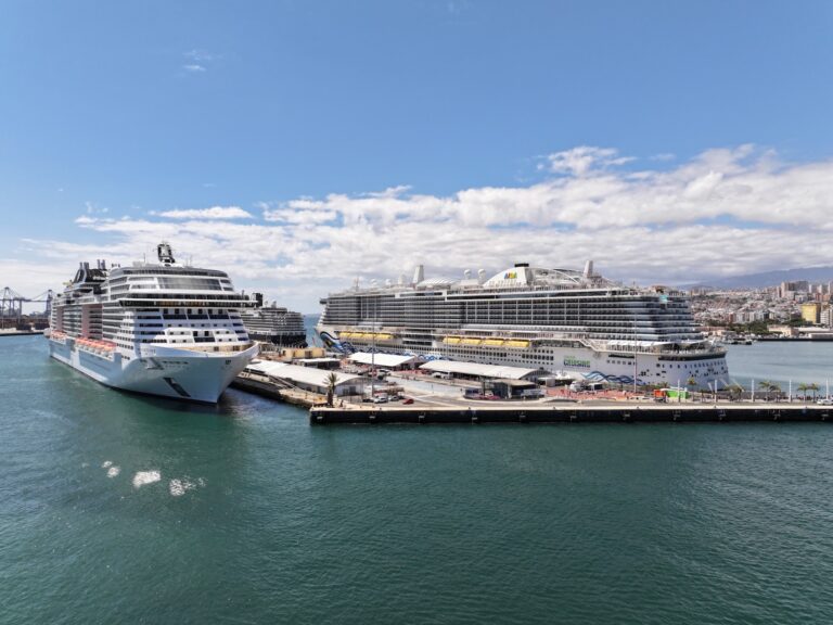 Récord de cruceristas en los Puertos de Las Palmas: más de 1,2 millones los visitaron en el primer semestre de 2025