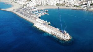 Puertos de Tenerife culminará el refuerzo del dique del Puerto de Los Cristianos tras el verano