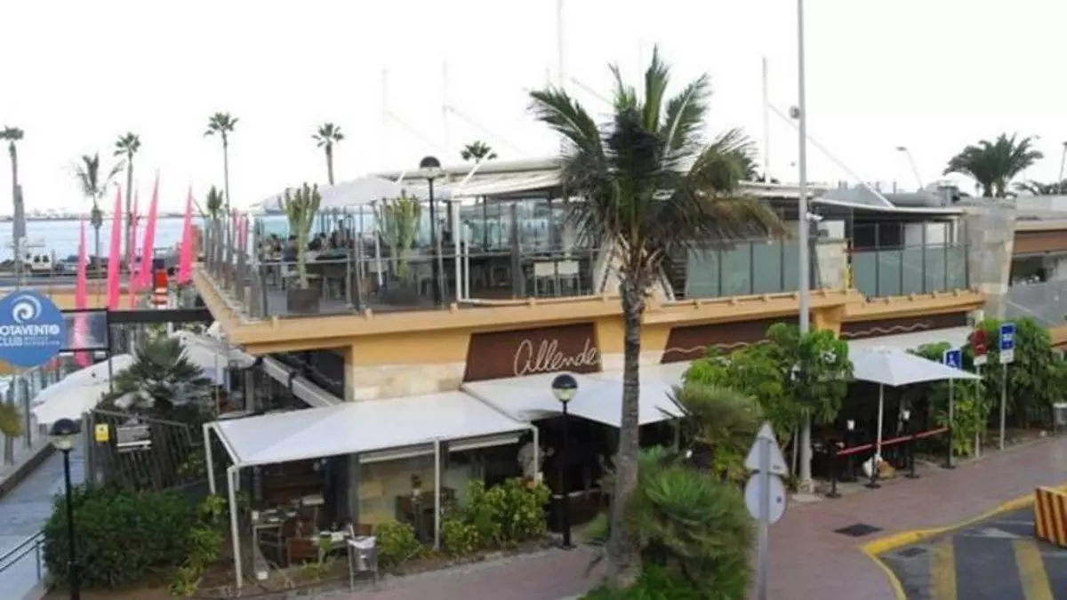 La Autoridad Portuaria de Las Palmas acuerda el desahucio de los negocios del Centro Comercial Sotavento por deuda acumulada