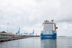 La nueva Terminal de Cruceros del Puerto de Las Palmas inicia operaciones con el Celebrity Apex