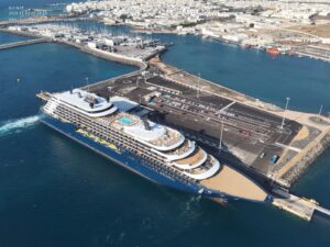 Los Puertos de Puerto del Rosario y Arrecife cierran temporalmente por la borrasca Therese