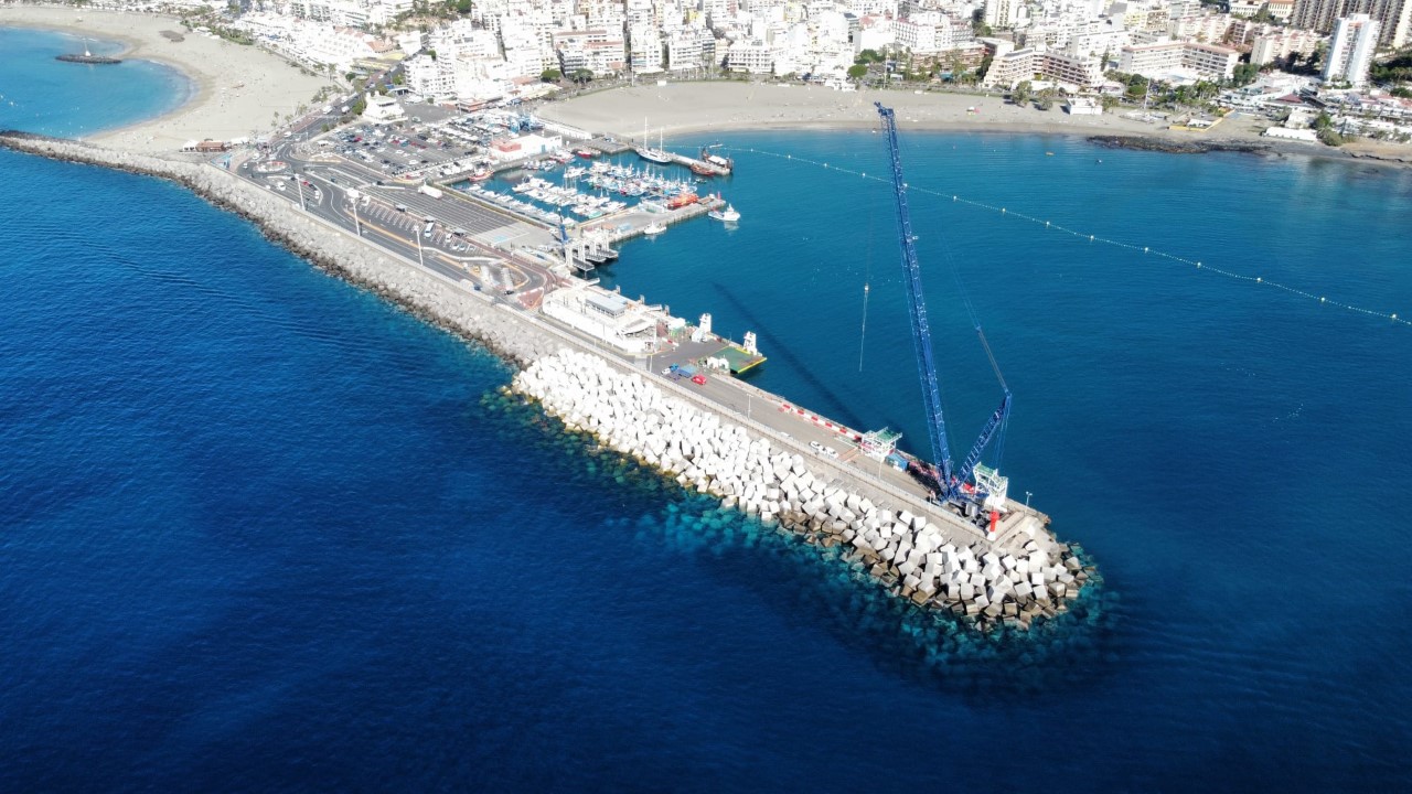 Imagen aérea del Puerto de Los Cristianos